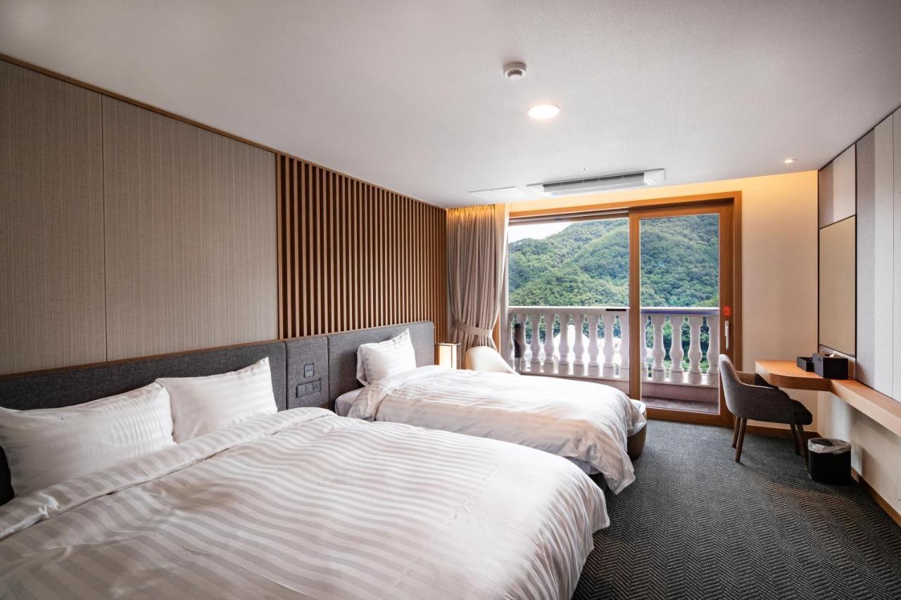 Hotel Vivaldipark Hongcheon Habitación foto
